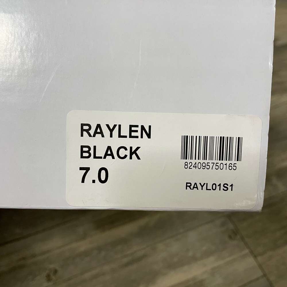 Steve Madden Raylen Booties in Black (Size: 7) - Picture 5 of 6